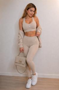 658907258: Chica busca chico en Cantabria