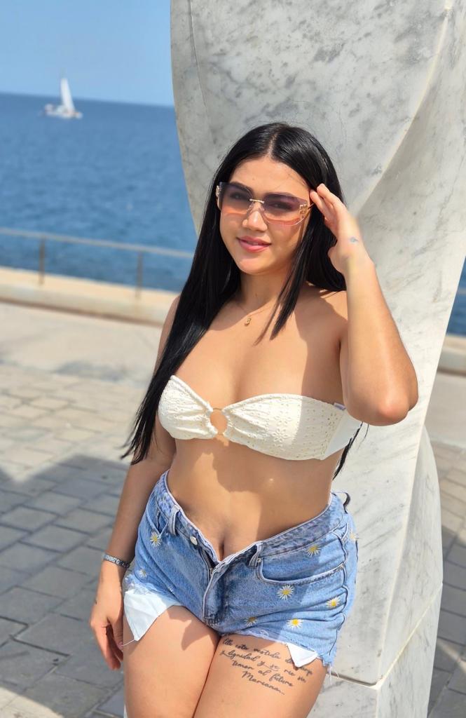 661756023: Chica busca chico en Barcelona