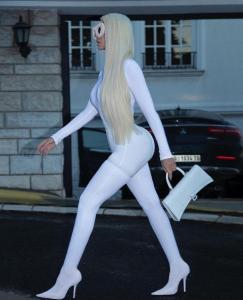 672301641: Chica busca chico en Ibiza