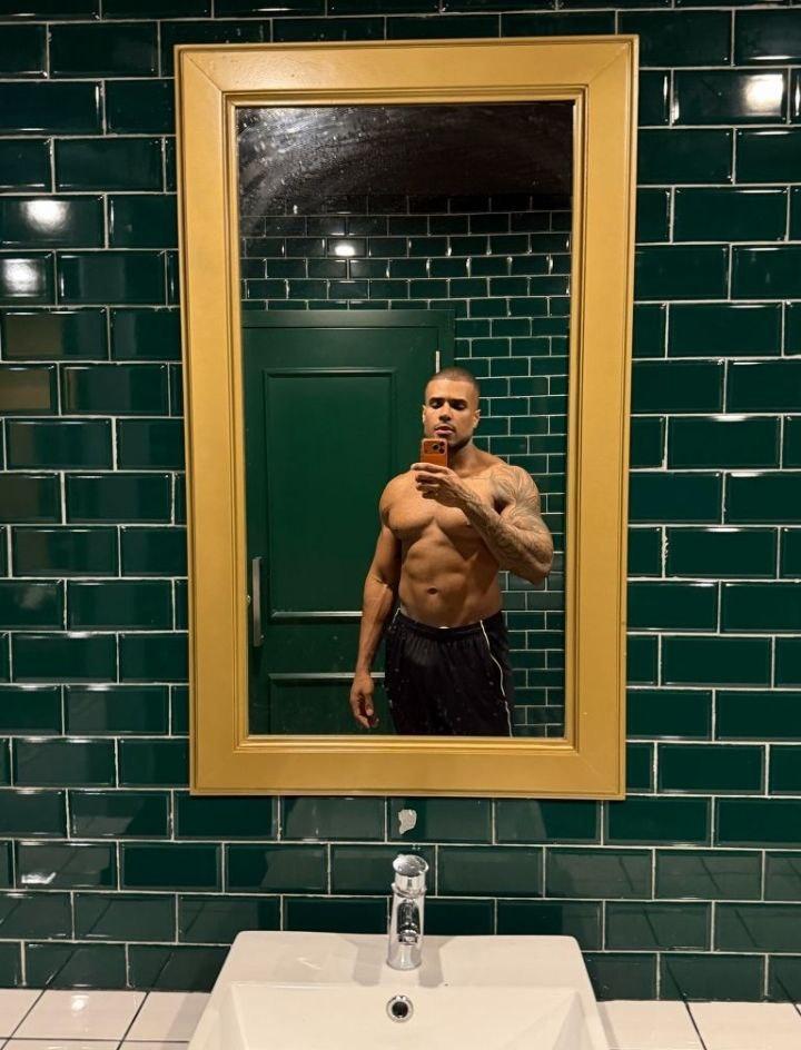 608463171: Chico busca chica en Barcelona