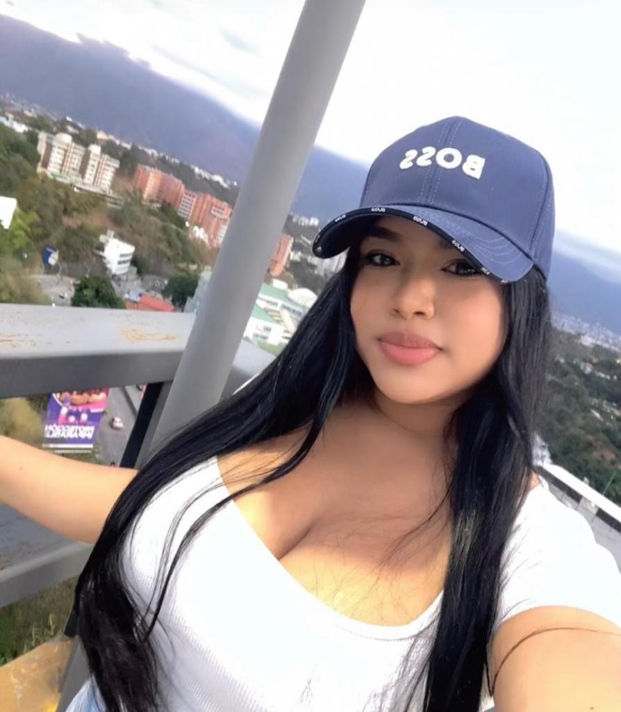 Chica busca chico en Tenerife: 