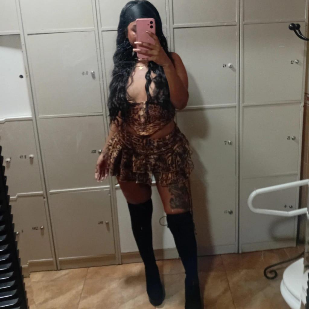 Chica busca chico en Almería: 
