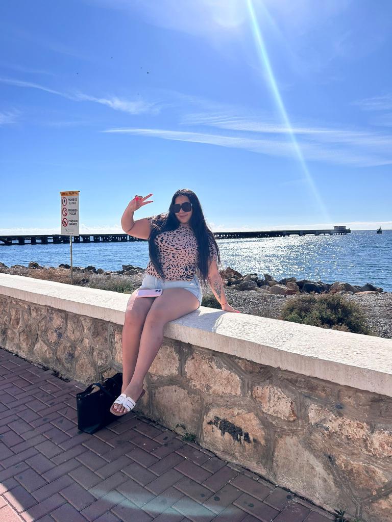 614908817: Chica busca chico en Madrid