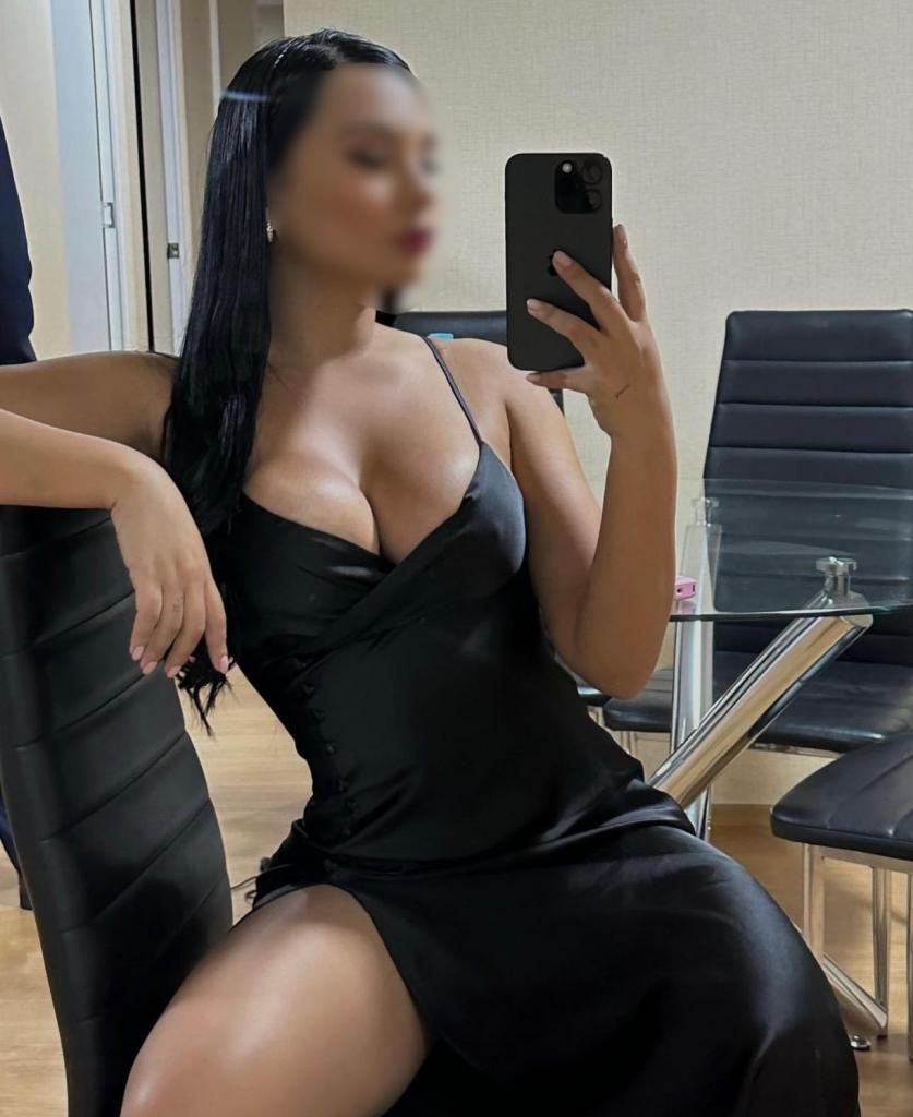 612481435: Chica busca chico en La Coruña