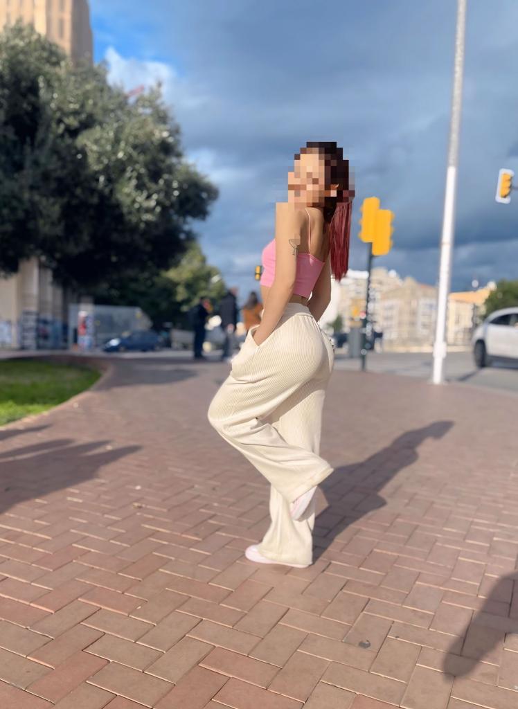 643652310: Chica busca chico en Málaga