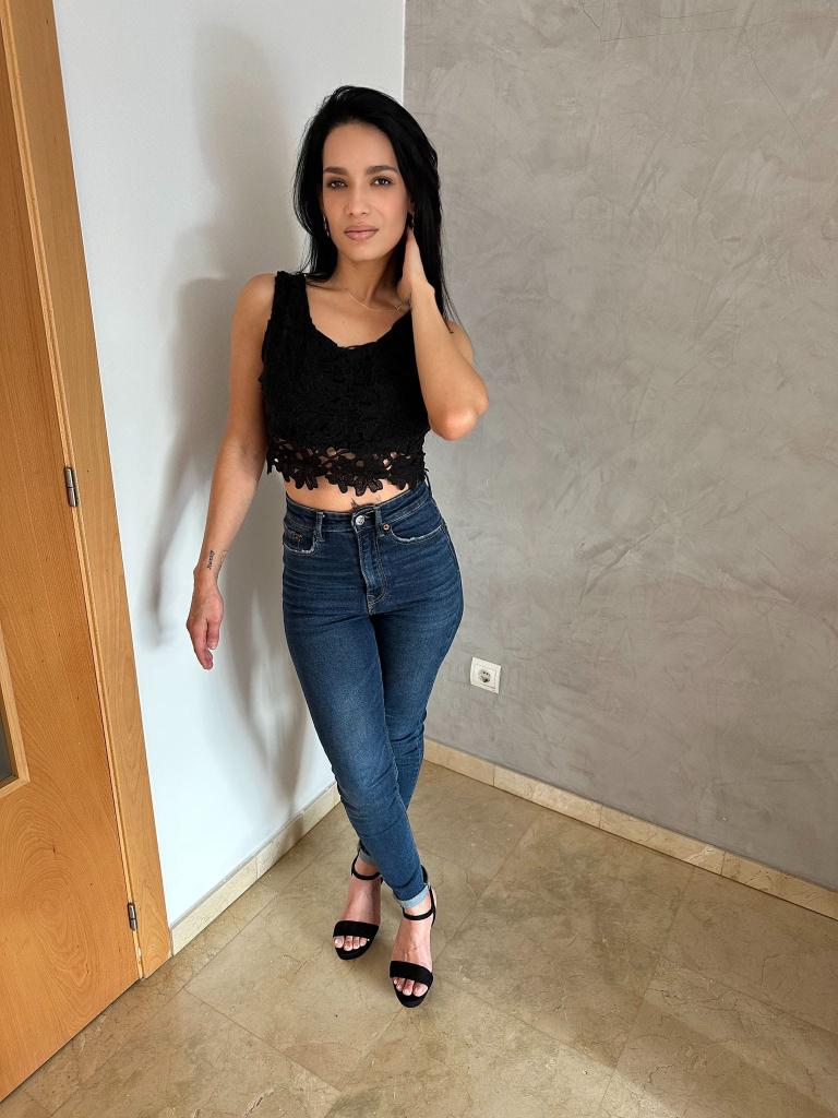 Chica busca chico en Ibiza: 