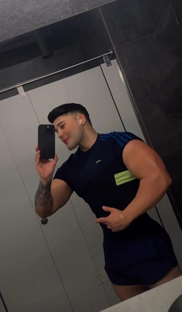 663780321: Chico busca chica en Málaga