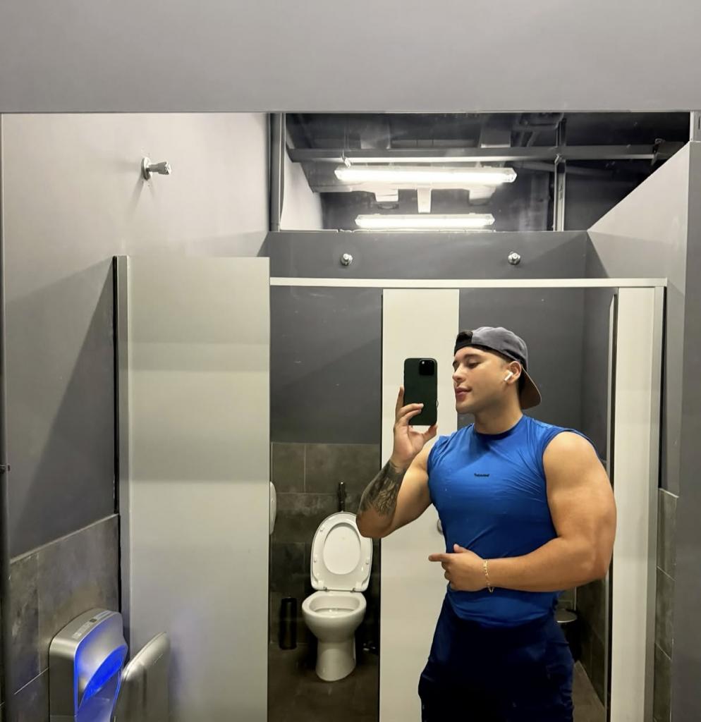 Chico busca chica en Málaga: 