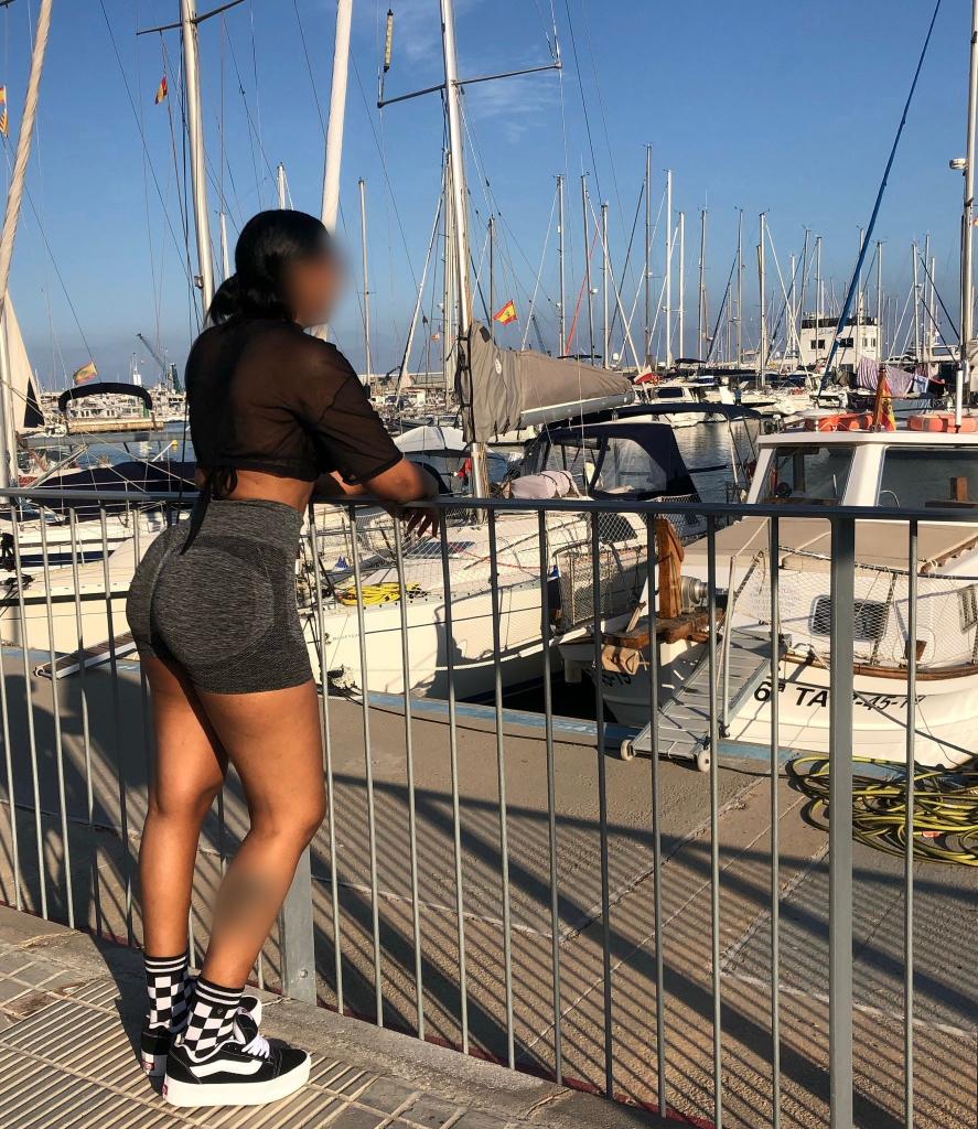 Chica busca chico en Tenerife: 