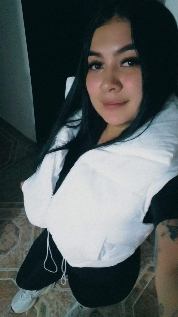 614585687: Chica busca chico en Málaga