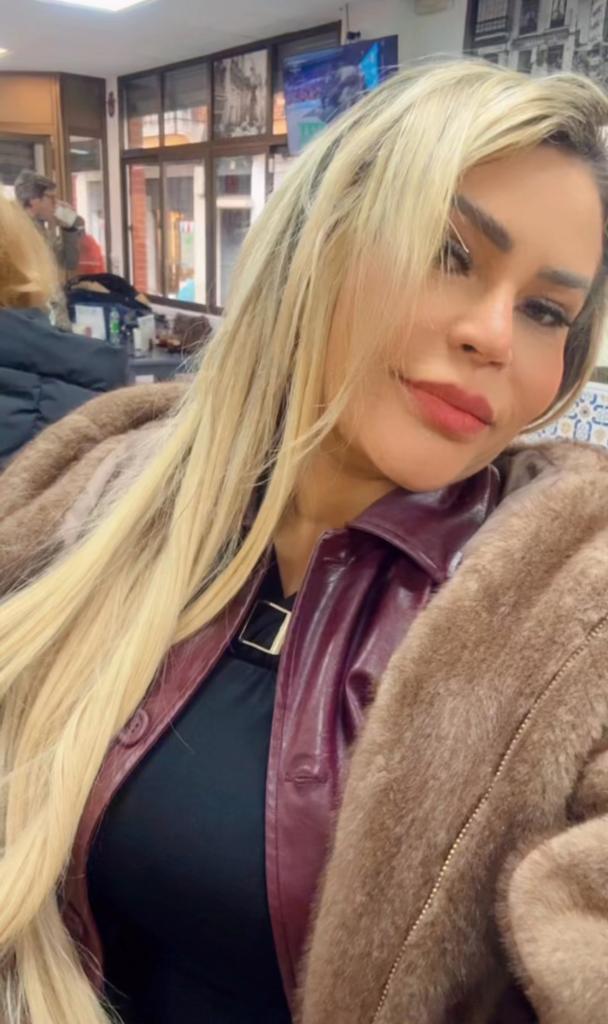 653913486: Chica busca chico en Sevilla