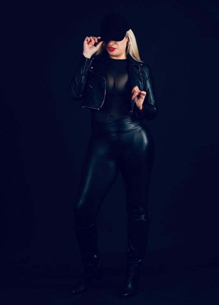 643955870: Chica busca chico en Mallorca