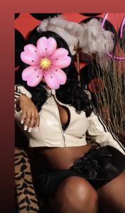 631243916: Chica busca chico en Barcelona