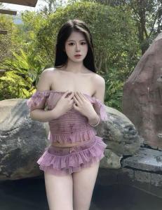 688189402: Chica busca chico en Barcelona