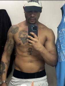 608463171: Chico busca chica en Barcelona