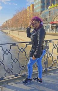 624803618: Chica busca chico en Sevilla