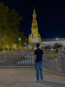 667522349: Chico busca chica en Sevilla