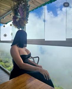 667599801: Chica busca chico en Sevilla