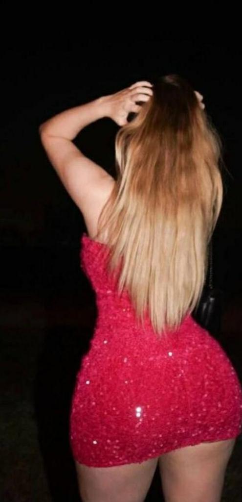 Chica busca chico en Almería: 