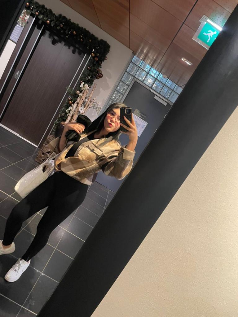 633384083: Chica busca chico en Granada