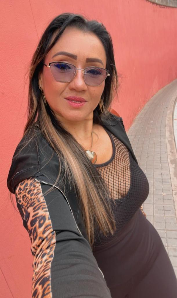 Chica busca chico en Alicante: Chica busca chico