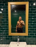 608463171: Chico busca chica en Barcelona