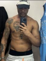 608463171: Chico busca chica en Barcelona