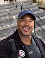 608463171: Chico busca chica en Barcelona