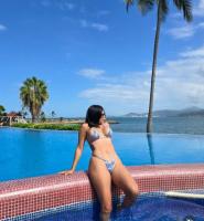 667599801: Chica busca chico en Sevilla