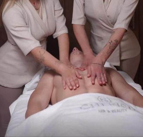 624876355: Chica busca chico en Cantabria