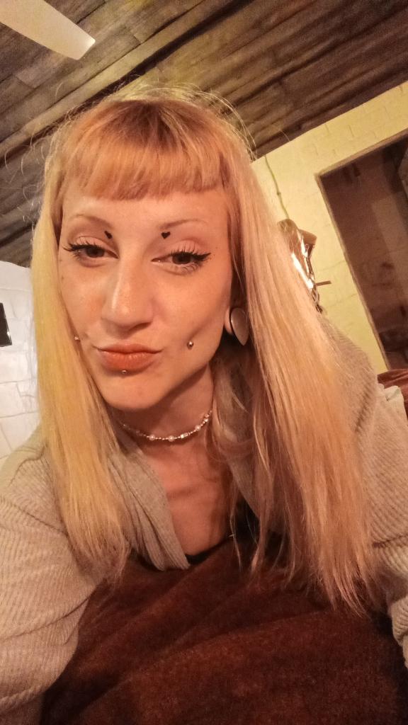 611447499: Chica busca chico en Cádiz