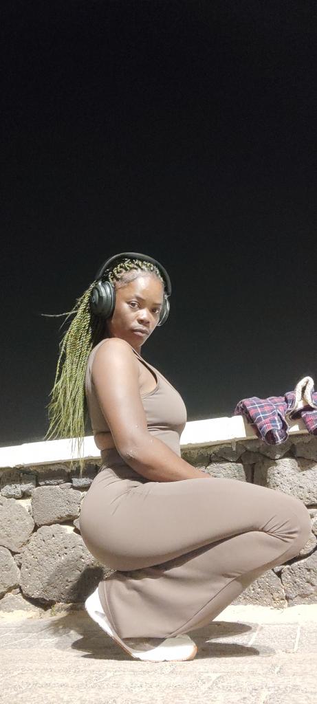 677296390: Chica busca chico en Las Palmas