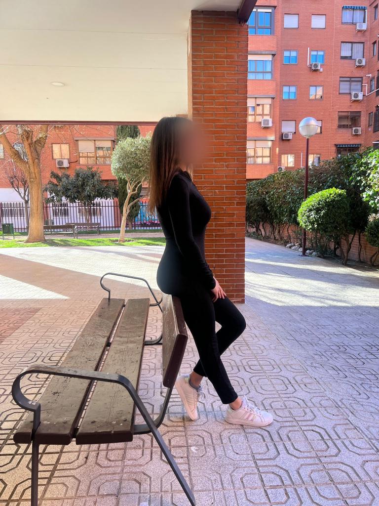 614986366: Chica busca chico en Madrid