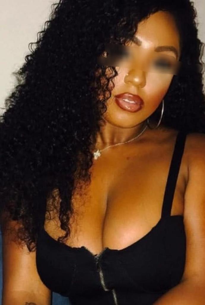 Chica busca chico en Sevilla: 