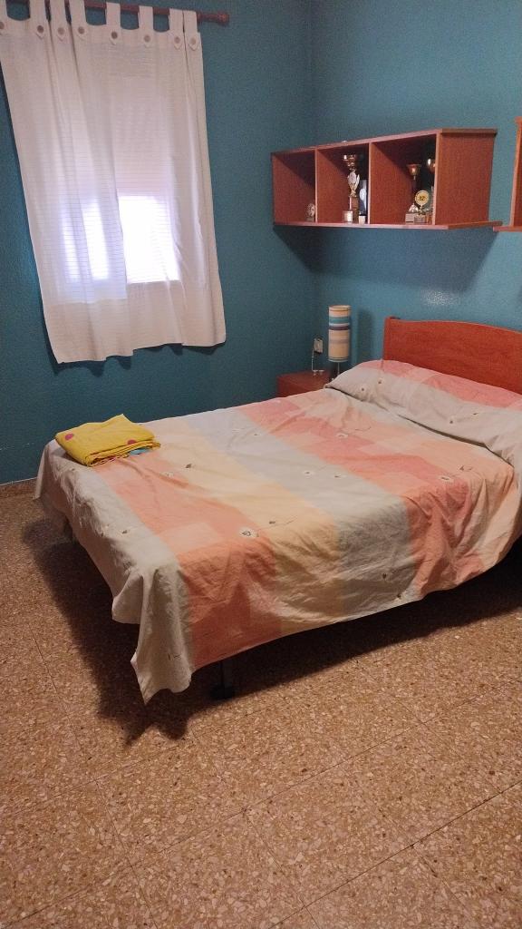 675694747: Chica busca chico en Valencia