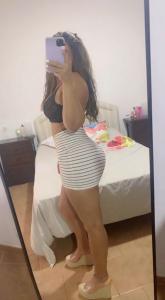 631143591: Chica busca chico en Barcelona