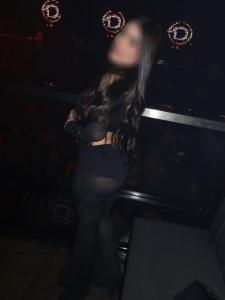 604388142: Chica busca chico en La Coruña