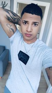 663496572: Chico busca chica en Valencia