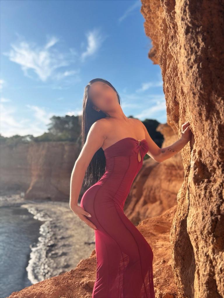 Chica busca chico en Ibiza: Chica busca chico