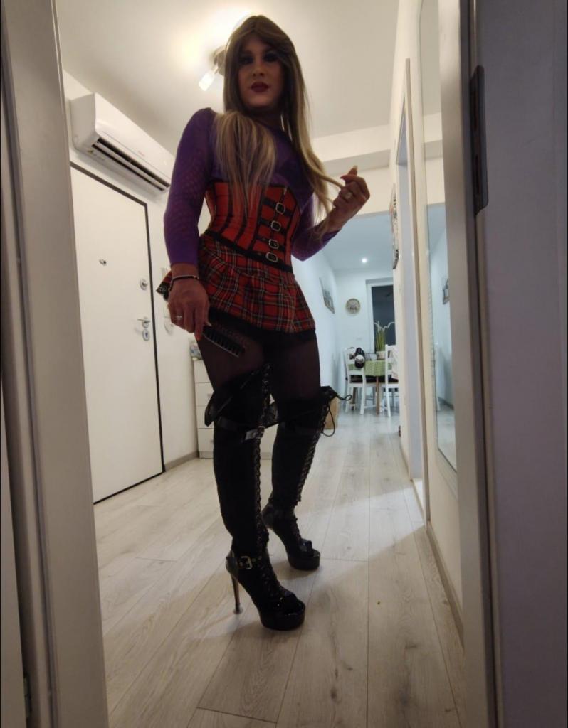 677382487: Transexual en Badajoz