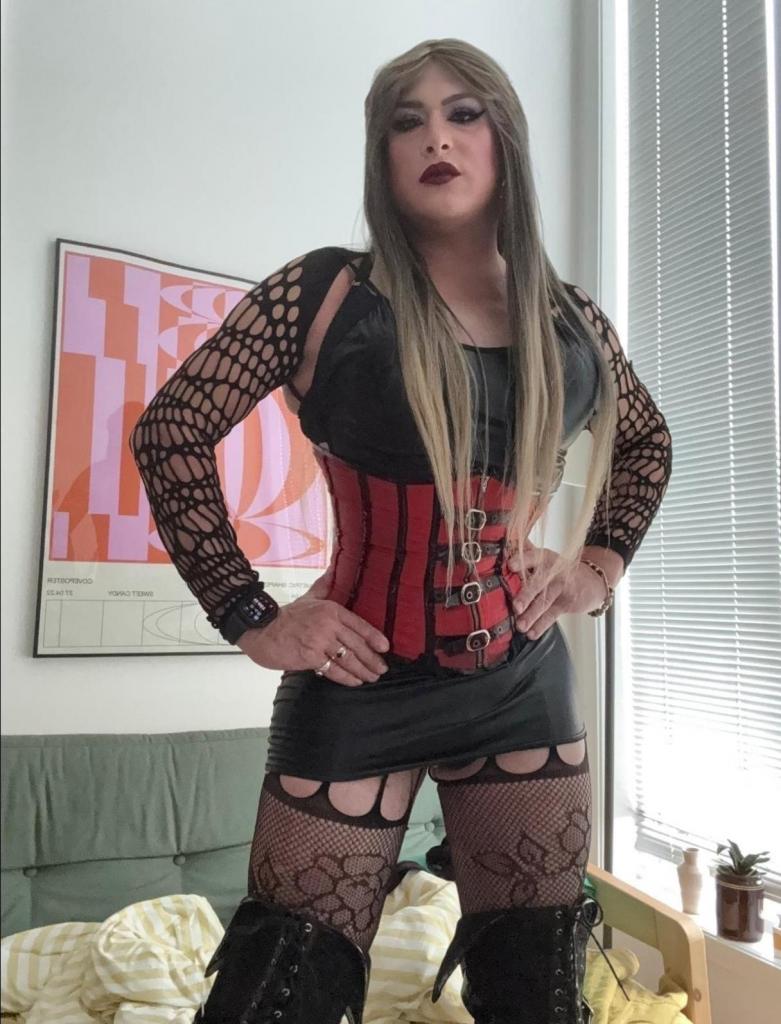677382487: Travesti en Badajoz