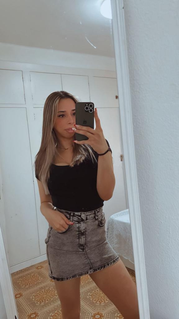 685127564: Chica busca chico en Barcelona