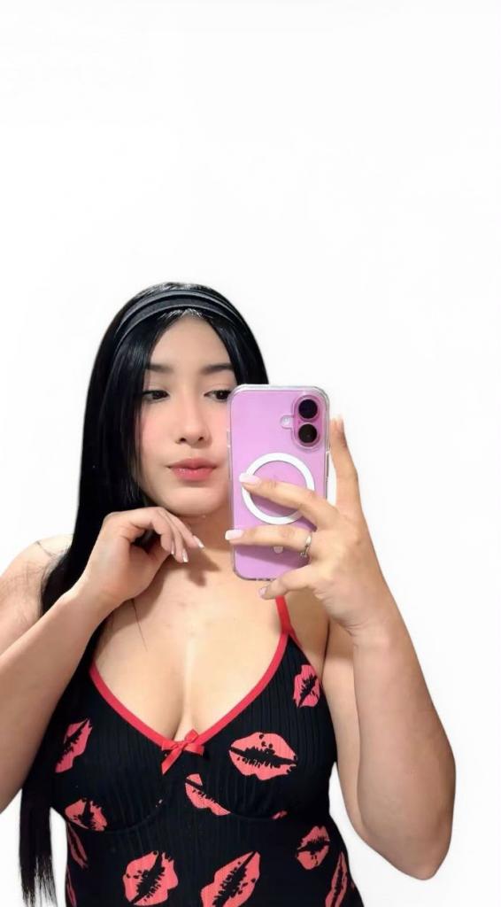 664298833: Chica busca chico en Málaga