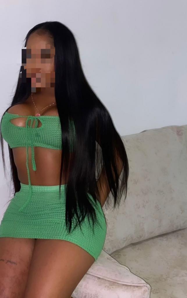 613714405: Chica busca chico en Mallorca
