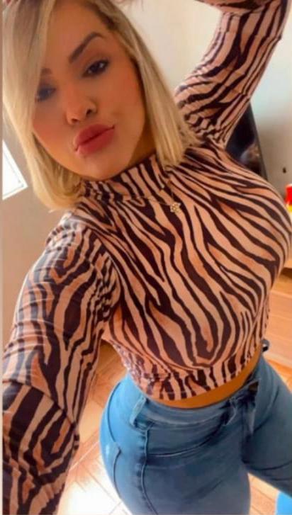 664377991: Chica busca chico en La Coruña