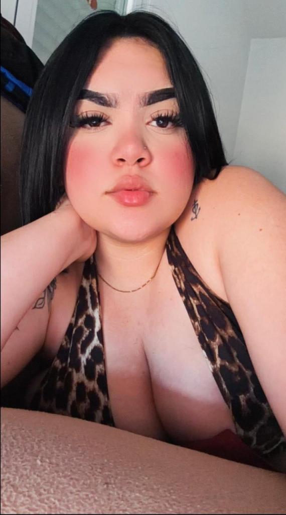 631927435: Chica busca chico en Málaga