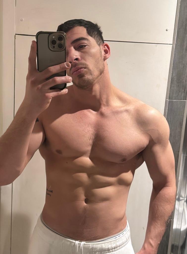 647556941: Chico busca chica en Mallorca