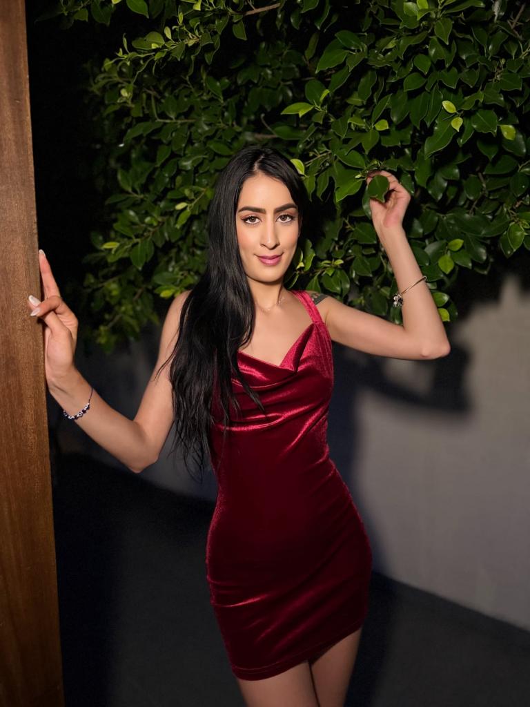Chica busca chico en Ibiza: Chica busca chico