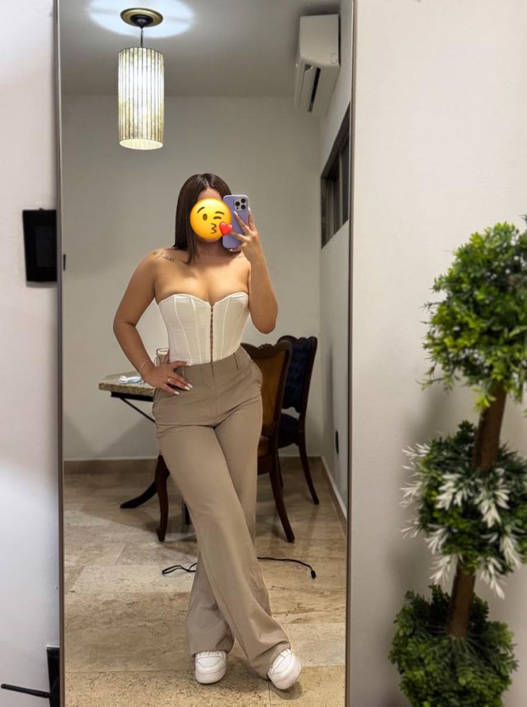 Chica busca chico en Alicante: Chica busca chico