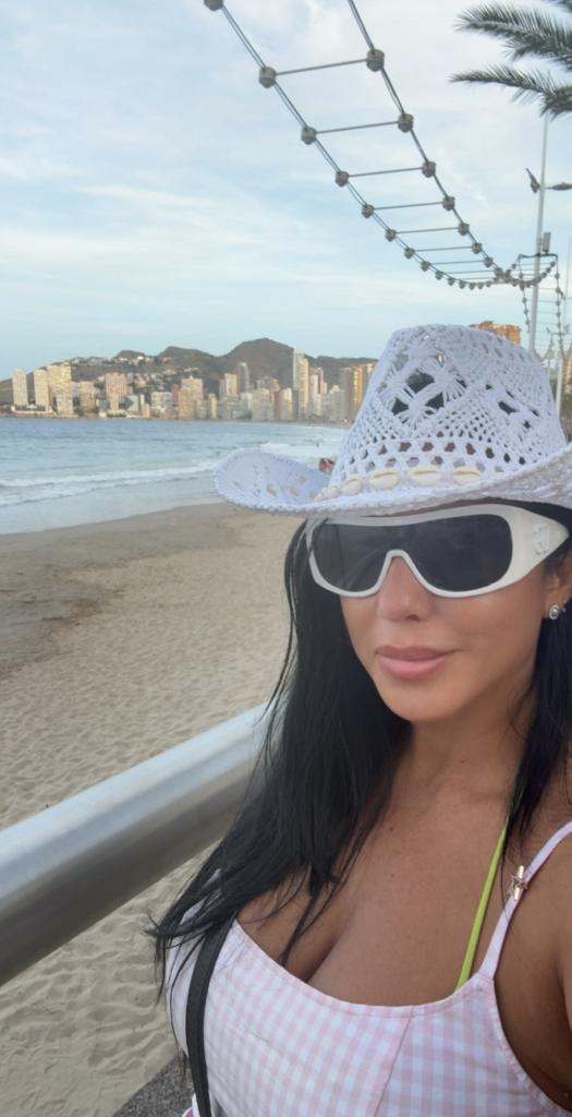 692385780: Chica busca chico en Alicante